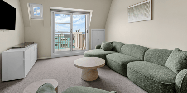 Driftline Penthouse (Sleeps up to 6)